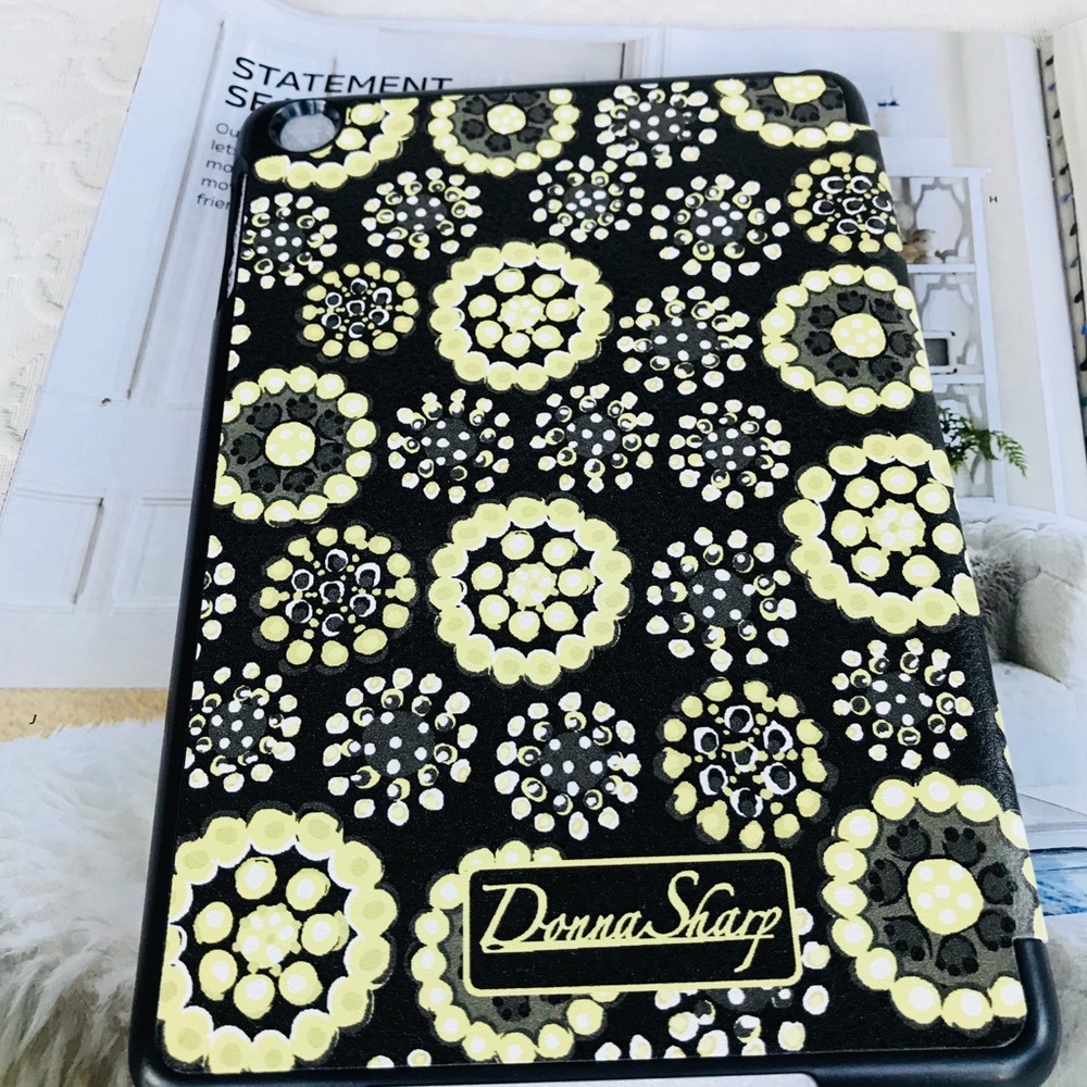 Donna Sharp Paris Circle IPad Mini 3 Leather Wraps